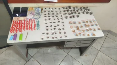 Dois homens são presos por tráfico de drogas em flagrante