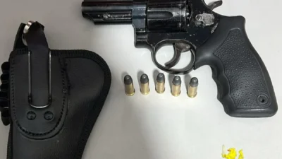 Homem é preso por porte ilegal de arma de fogo