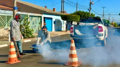Cosmópolis realiza controle químico contra baratas e escorpiões em diversos bairros