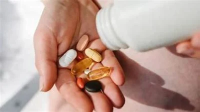 Anvisa suspende suplementos vitamínicos vendidos para sono e dor muscular