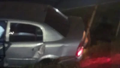 Motorista capota após retorno perigoso em alta velocidade