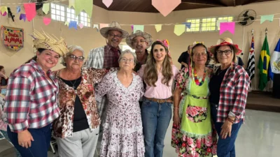 Festa junina reúne integrantes do Clube da Terceira Idade em atividade cultural