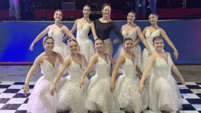 Bailarinas se apresentam no Festival Gastronômico de Inverno com trechos de “O Quebra-Nozes”