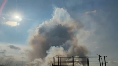 Incêndio atinge região do Parque Brasil 500 e mobiliza Defesa Civil e Corpo de Bombeiros