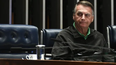 Moraes decreta prisão domiciliar de Bolsonaro por desrespeito a medidas do STF