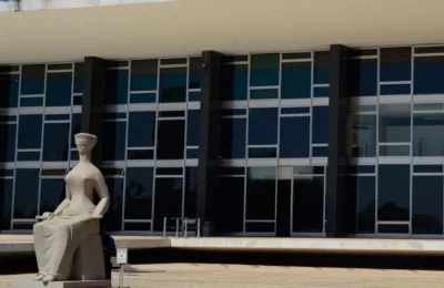 STF marca para setembro julgamento de Bolsonaro e aliados.
