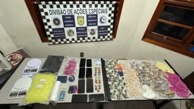 Prisões por tráfico resultam na apreensão de quase 1,3 mil porções de drogas