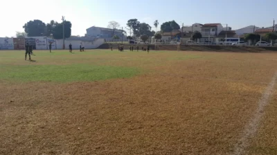 Campeonato Municipal de Futebol Amador começa com jogos equilibrados e goleada