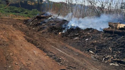 Incêndio em área de descarte mobiliza ação emergencial no Jardim São Pedro