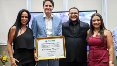 Edmílson Moraes recebe o título de Embaixador Paulinensepelo prefeito Danilo Barros