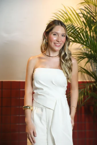 Atendimento em Cosmópolis e região Caso tenha alguma dúvida ou queira fazer uma avaliação, fico à disposição! Bárbara D’Aolio – Cirurgiã-Dentista (CROSP 169134) Rua Luiz Leflock, 348 – Jardim Bela Vista, Cosmópolis WhatsApp: (19) 99680-2808 Instagram: @barbaradaolio