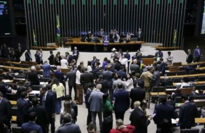 Câmara dos Deputados aprova em 1º turno a PEC da Blindagem