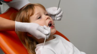 Primeira visita ao dentista: quando e por quê?