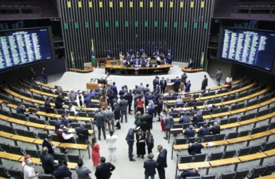 Câmara aprova projeto que garante licença-menstrual de até dois dias por mês