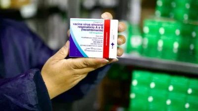 Vacina contra vírus sincicial começa a ser distribuída pelo Ministério da Saúde