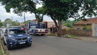 Incêndio destrói parte de casa na Rua Coronel Silva Teles