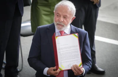 Em evento sobre o 8 de Janeiro, Lula veta integralmente PL que reduz penas de Bolsonaro e condenados por atos golpistas