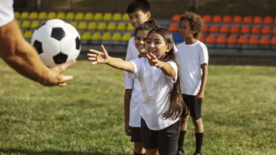 Cosmópolis abre inscrições para aulas gratuitas de futsal e futebol de campo