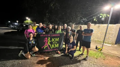 Grupo realiza caminhada noturna de 40 km e percorre pontos turísticos da região