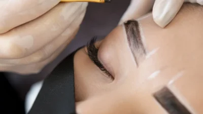 Henna ou tintura: qual técnica valoriza mais o seu olhar?