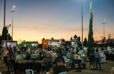Feira Noturna de Paulínia movimenta quarta-feira com atrações musicais, gastronomia e adoção de pets