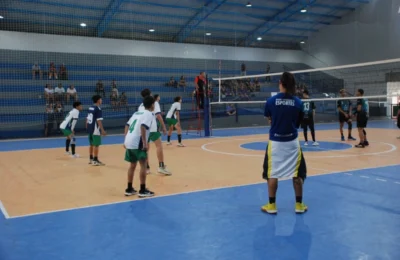 Abertas novas turmas de vôlei no município