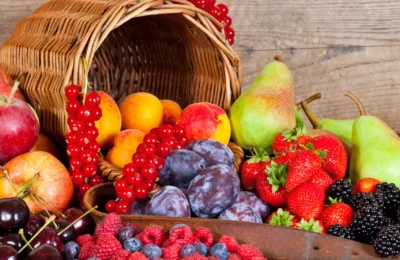 Frutas inteiras são opção mais saudável que sucos, aponta estudo