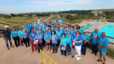 Clube da Terceira Idade “Laços de Amizade” passa dia de lazer e integração no Green Camp
