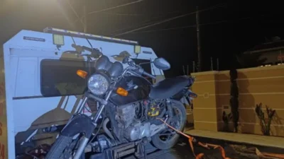 Adolescente é detido após fuga de moto na contramão pela Rua Campinas