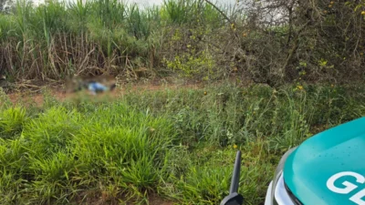 Homem é encontrado morto com marcas de tiros em área rural
