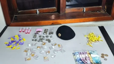 ROMU detém homem com 144 porções de drogas após fuga na Rua Valter Dester