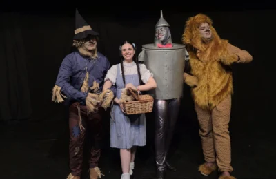 Clássico “O Mágico de Oz” ganha versão musical no Teatro CeartAlunos do curso de Teatro Musical apresentam produção que combina fantasia, aventura e emoção para toda a família.
