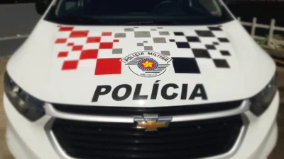 Manobra de desengasgo feita por policial salva criança de 5 anos