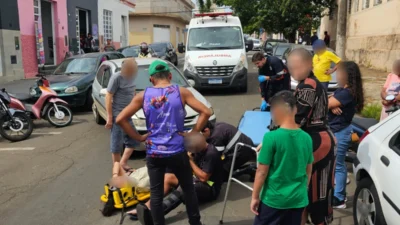 Colisão entre carro e moto deixa uma pessoa ferida na Rua 7 de Setembro