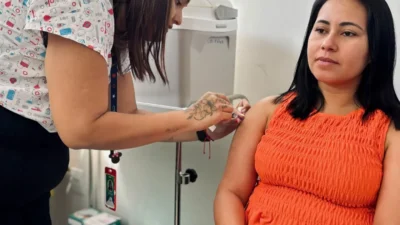 Dia D de vacinação atualiza cadernetas na UBS Jardim de Fáveri