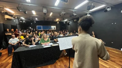 Escola municipal de música premia alunos em competição artística