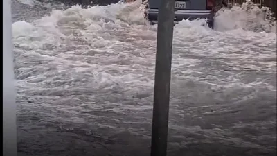 Temporal provoca alagamentos, invade casas e atinge supermecado em Cosmópolis